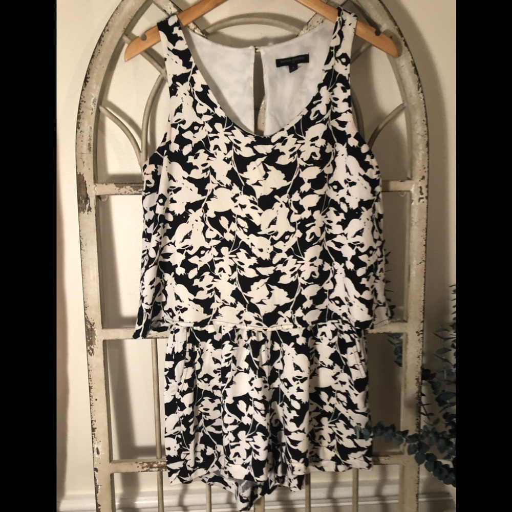 Banana Republic Women’s Sleeveless Romper